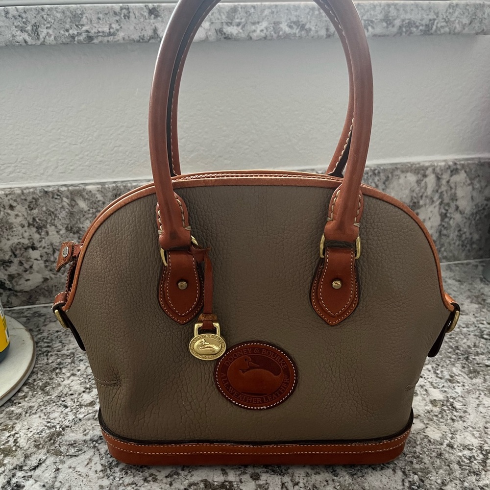 Dooney & Bourke small tan leather purse